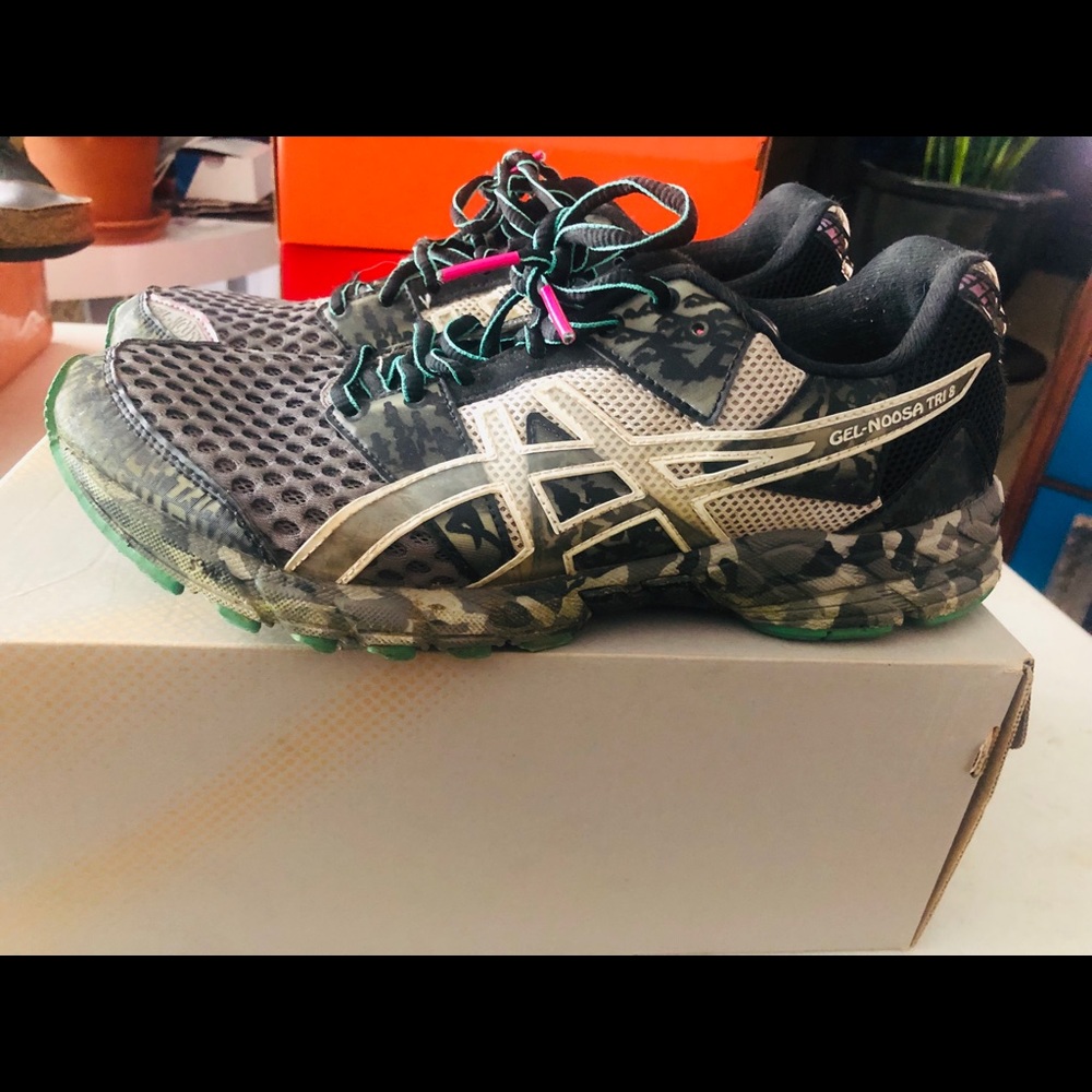 ASICS Gel-Noosa Tri 8 T356N W9.5 Used